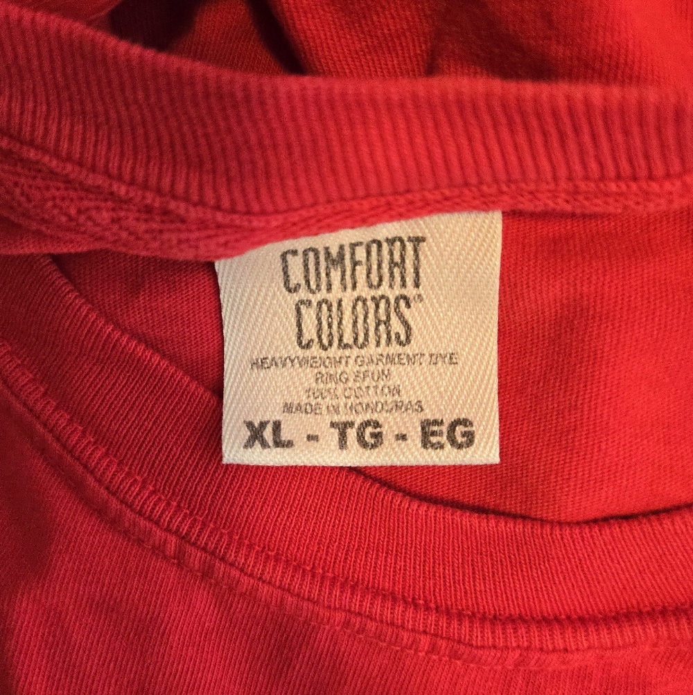 Comfort Colors Women's Long-Sleeve 'Joy' Christmas Ornament Red Graphic Tee XL - Picture 2 of 5
